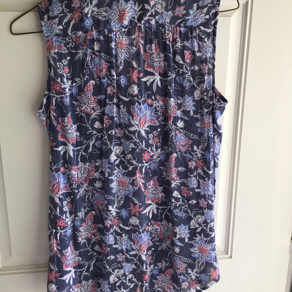 Sleeveless shirt - Picture 2 of 2